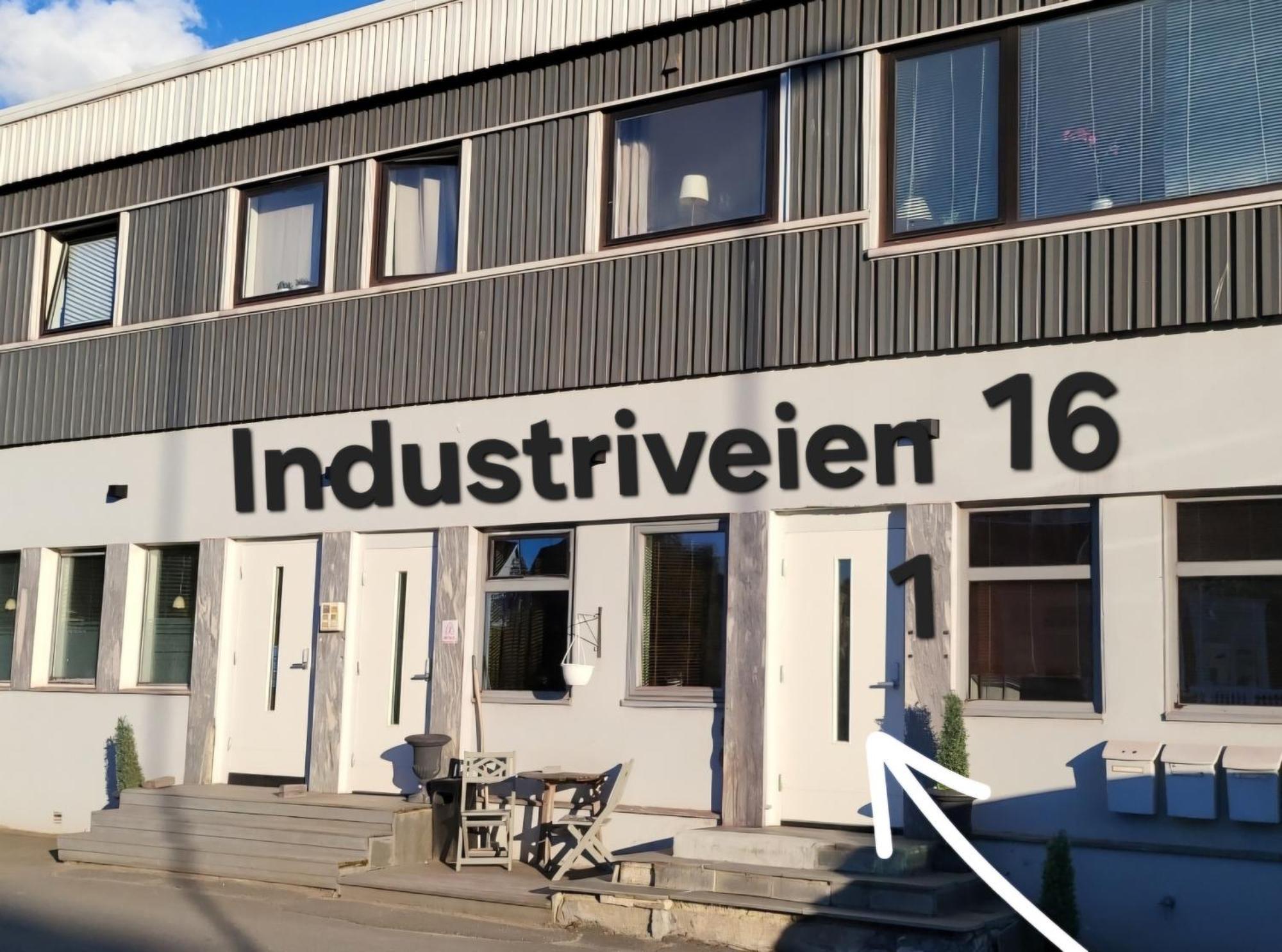 Koselig Leilighet I Narvik Sentrum 5 Soveplasser Gratis Parkering Og Gratis Internett Eksteriør bilde